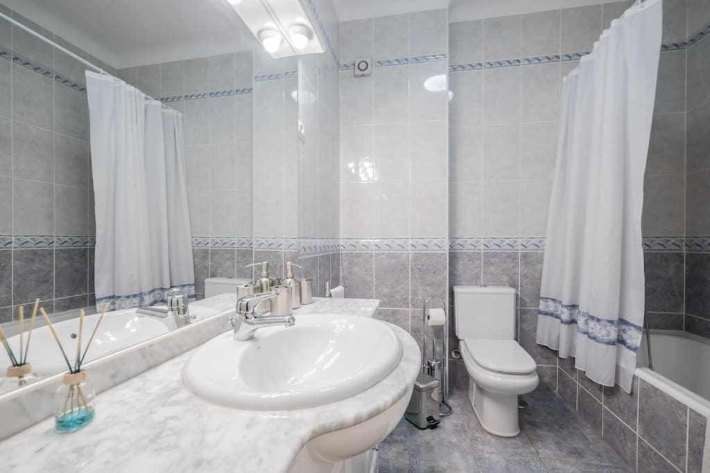 Apart Lisboa Confortavel 2 Quartos Com Terraco Odivelas  Exterior photo