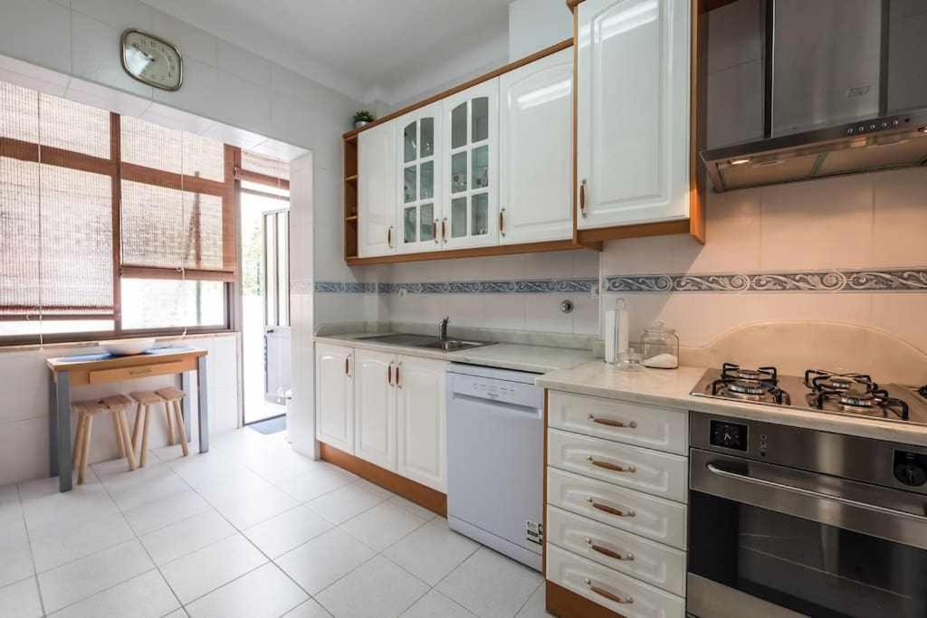 Apart Lisboa Confortavel 2 Quartos Com Terraco Odivelas  Exterior photo