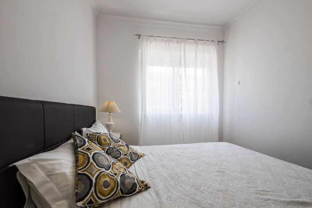 Apart Lisboa Confortavel 2 Quartos Com Terraco Odivelas  Exterior photo